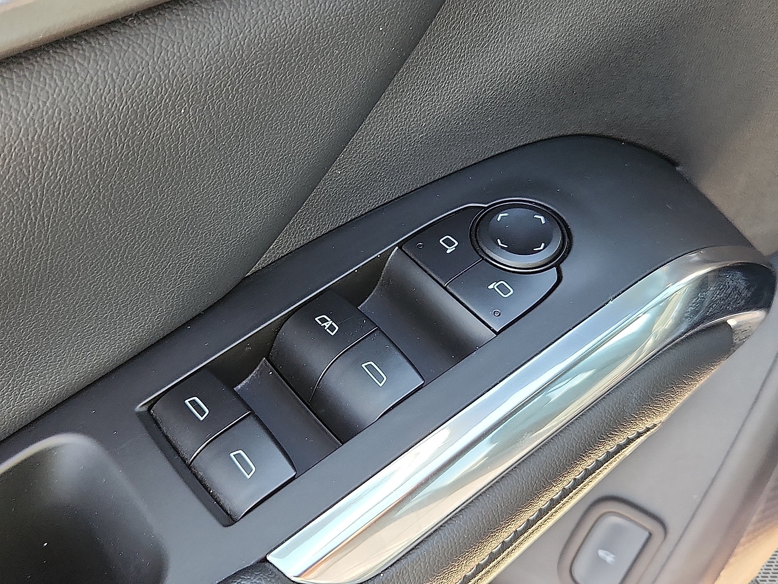 2025 Chevrolet Traverse LT - Photo 11