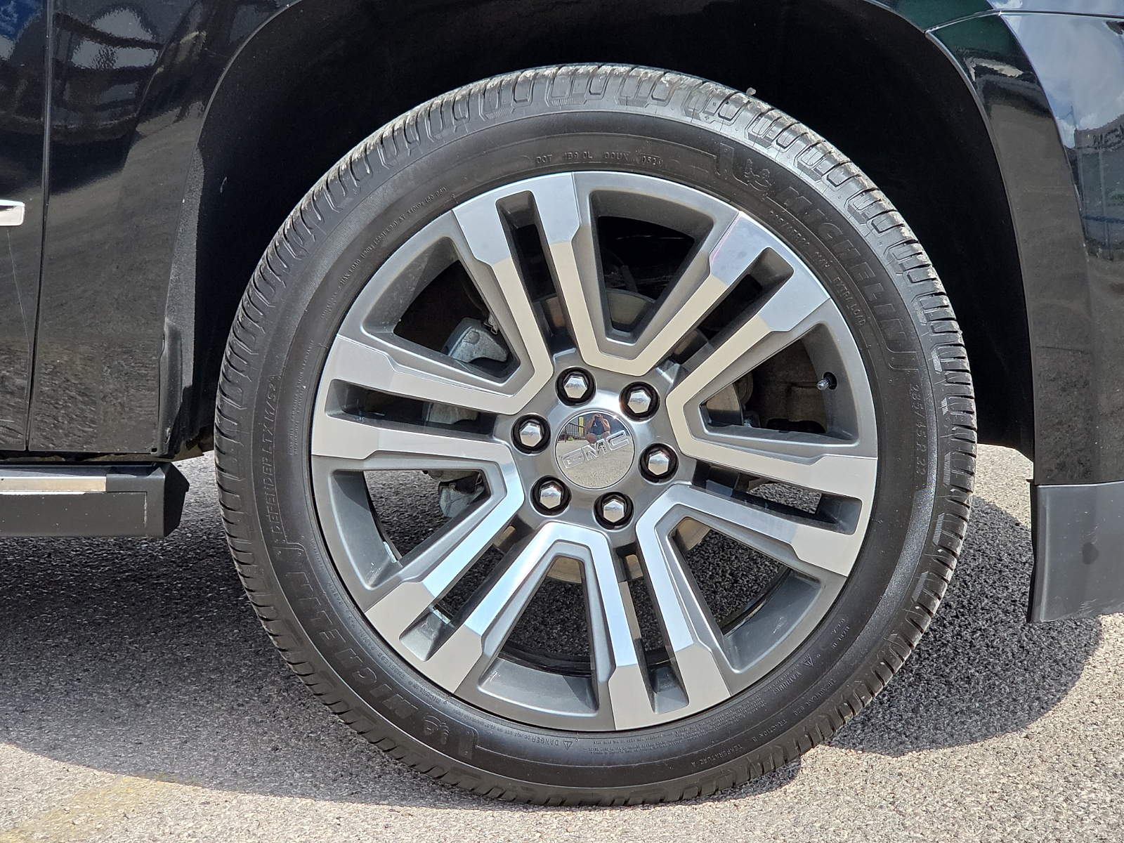 2018 GMC Yukon Denali - Photo 6