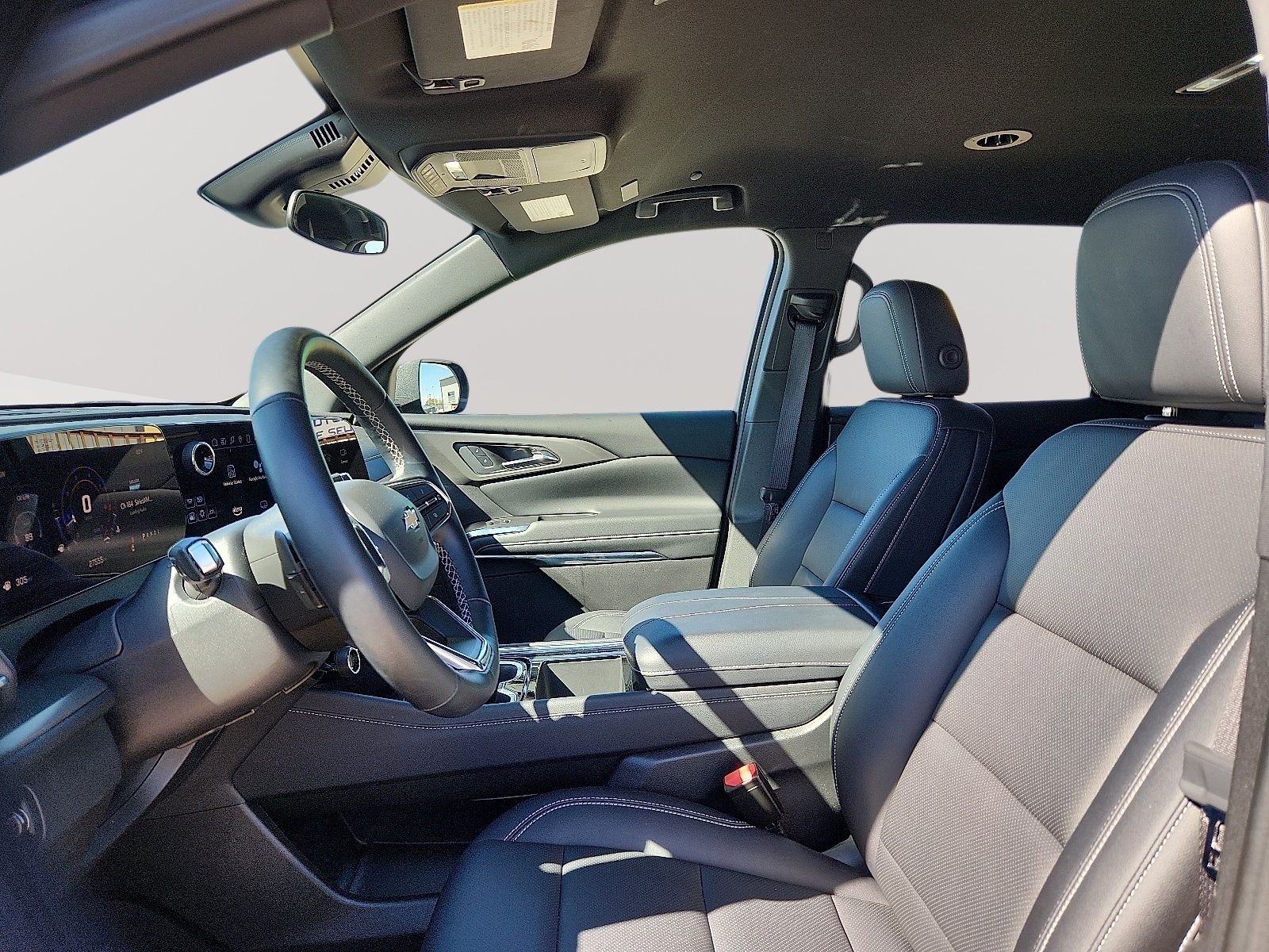 2025 Chevrolet Traverse LT - Photo 12